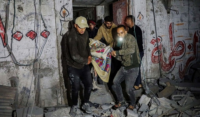 مسنّ من غزة: هكذا سحبنا جثامين أبنائي الشهداء من بين الكلاب وقنّاصة الاحتلال