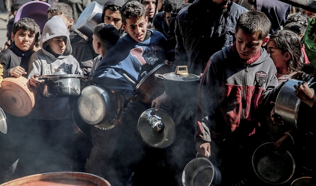 ساعات بانتظار المساعدات دون جدوى... مجاعة في شمال غزة