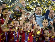 منتخب إسبانيا لكرة القدم للسيدات يحتفل بلقب آخر دون منغصات