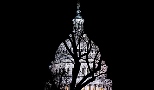 تمويل الحكومة ينفد الجمعة: زعماء الكونغرس يموّلون جزءًا كبيرًا من ميزانية الدولة
