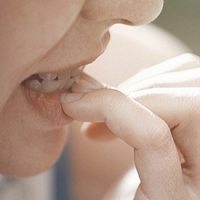 عن ظاهرة قضم الأظافر لدى الأطفال