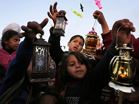 رمضان بظل الحرب: "فوانيس رمضان" لإسعاد الأطفال وتخفيف وطأة المعاناة في غزة
