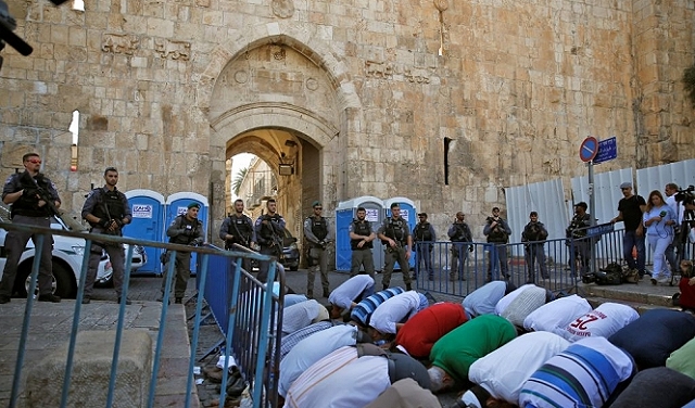 الاحتلال يضع أسلاكا شائكة في محيط باب الأسباط في القدس
