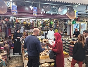 تجار عكا القديمة: متمسكون بالأمل رغم غياب مظاهر الفرح بحلول رمضان