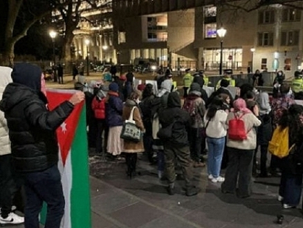 "فلسطين حرّة": طلّاب كليّة لندن للاقتصاد يتظاهرون ضدّ جامعتهم