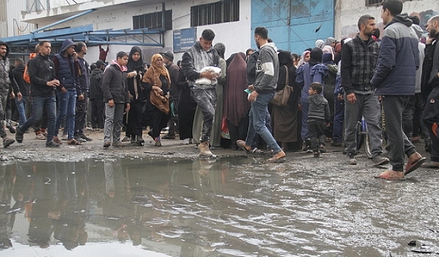 غزة: آلاف النازحين باتوا بالعراء نتيجة الأمطار