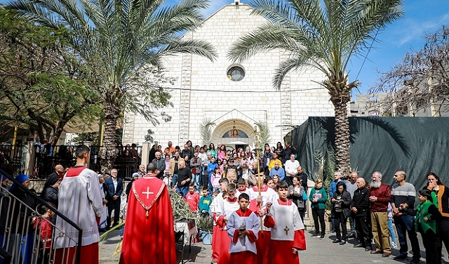 إسرائيل تحرم مسيحيي الضفة من دخول القدس لإحياء 