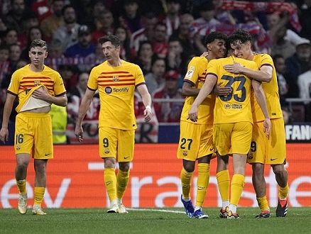 برشلونة يفكر في الاستغناء عن 6 لاعبين في الصيف