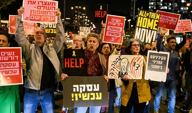 عائلات الأسرى الإسرائيليين تتهم نتنياهو بتعمد عرقلة التوصل إلى صفقة تبادل