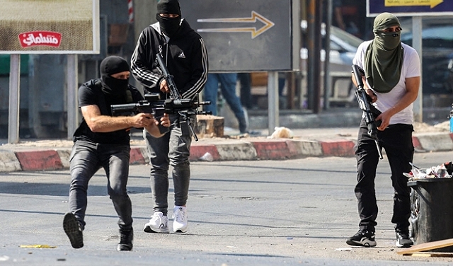 الاحتلال يقتحم طوباس: اشتباك مسلح.. مصاب بالرصاص ومحاصرة منزل