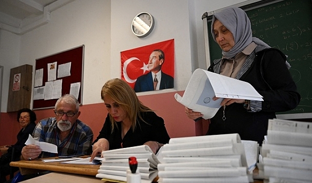 الأتراك ينتخبون رؤساء البلديات وإسطنبول تشكل اختبارا لإردوغان  