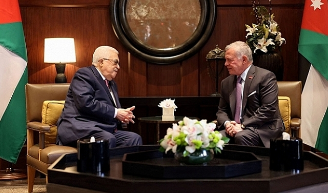 ملك الأردن والرئيس الفلسطينيّ يبحثان التطوّرات في غزة