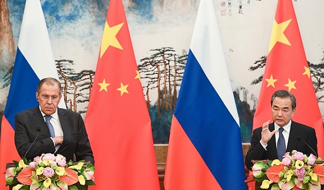 لافروف يصل بكين ويبحث مع نظيره الصيني التعاون على الساحة الدولية