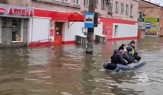  فيضانات في روسيا وتظاهرات للأهالي احتجاجًا على إدارة الأزمة