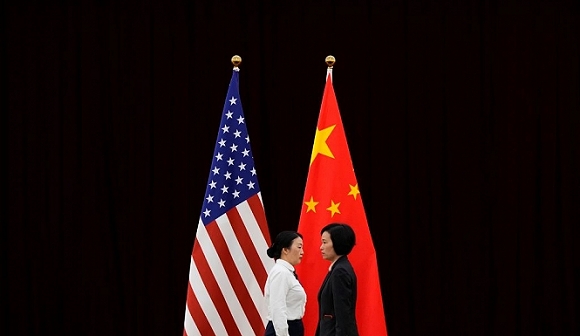 وزيرا الدفاع الأميركي والصيني يستأنفان محادثاتهما حول الأمن الإقليمي والعالمي
