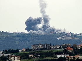 حزب الله يستهدف قاعدة عسكرية قرب صفد والاحتلال يقصف جنوبي لبنان