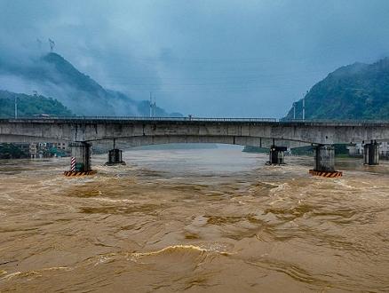 بعد أمطار وفيضانات: الصين تصدر أعلى مستوى إنذار في البلاد