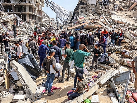 الحرب على غزة: ارتفاع حصيلة الشهداء إلى 34 ألفا و305.. وانتشال جثامين جديدة من مجمّع ناصر