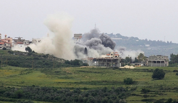 الجيش الإسرائيلي يعلن قصف أهداف ومواقع لحزب الله بجنوب لبنان