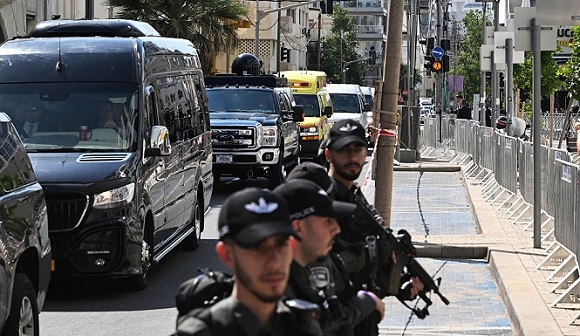 الشرطة: اعتقال مشتبه به حاول مهاجمة موكب نتنياهو في تل أبيب 