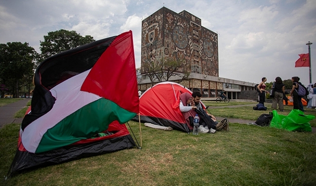 طلاب مؤيدون للفلسطينيين ينصبون خياما أمام أكبر جامعة في المكسيك