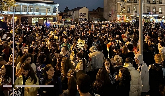 جورجيا.. الآلاف يتظاهرون ضد قانون "التأثير الأجنبي"