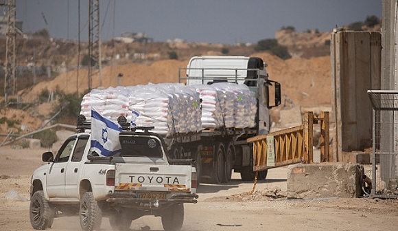  الجيش الإسرائيلي يسيطر على معبر رفح ويمنع عبور المساعدات الإنسانية 