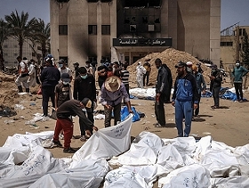 العثور على 49 جثمانا في مقبرة جماعية في مجمع الشفاء الطبي بغزة؛ حماس: دليل على مخطط الإبادة والتهجير
