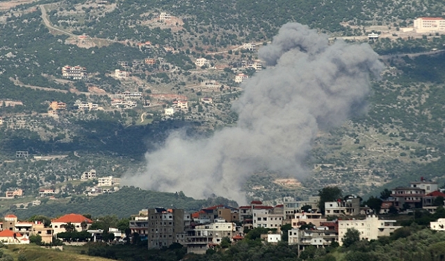 شهداء بقصف إسرائيلي مكثف جنوبي لبنان وحزب الله يهاجم مواقع للاحتلال