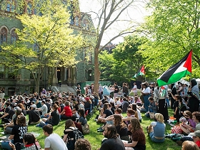 "كناري ميشن" موقع إسرائيلي يلاحق ناشطي الاحتجاجات بالجامعات الأميركية