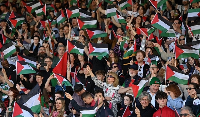 تضامن أيرلندي مع فلسطين في مباراة منتخب السيدات وبوهيميان