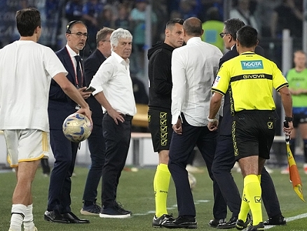 إيقاف أليغري مباراتين بسبب سلوكه تجاه الحكام في نهائي كأس إيطاليا