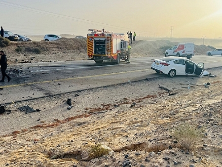 مصرع شاب وإصابة 4 آخرين في حادث طرق في النقب