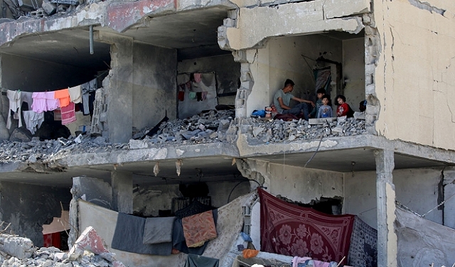 الحرب على غزة: قصف واشتباكات بمناطق متفرّقة ومقتل 3 جنود إسرائيليين شماليّ القطاع