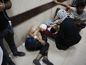 غزة: انقطاع الكهرباء عن مستشفى شهداء الأقصى وحصيلة الشهداء ترتفع إلى 35,800