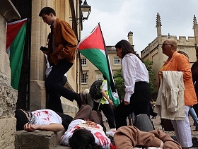 اعتقال 16 طالبا خلال اعتصام مؤيد لفلسطين بجامعة أكسفورد
