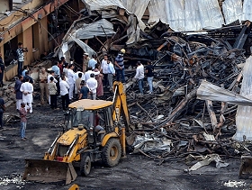 أربعة أطفال من بين 27 شخصا لقوا حتفهم في حريق بمتنزه ترفيهي في الهند