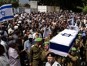 الجيش الإسرائيلي يعترف بمقتل 3 جنود أحدهم بغزة واثنين في عملية دهس بنابلس