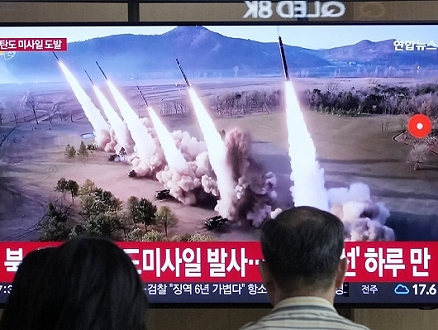 كوريا الشمالية تطلق وابلا من الصواريخ البالستية قصيرة مدى