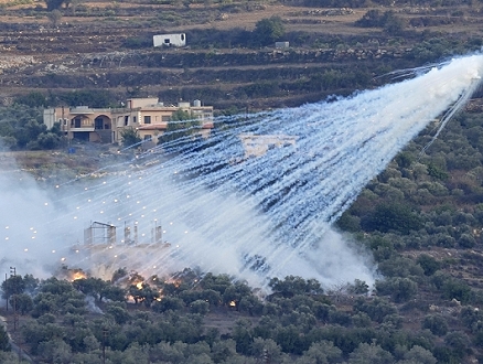 "رايتس ووتش": إسرائيل استهدفت منازل في 5 بلدات لبنانية بالفوسفور الأبيض