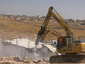  جبل المكبر.. الاحتلال يجبر مقدسيًا على هدم بنايته 