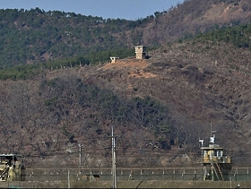 كوريا الجنوبيّة تطلق طلقات تحذيريّة بعد عبور جنود شماليّين الحدود
