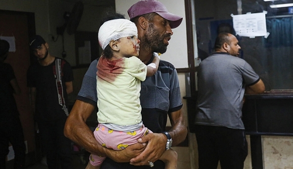 الحرب على غزة: 37,164 شهيدا مع تواصل الغارات على أنحاء القطاع