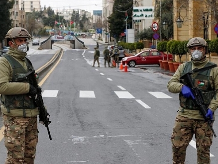 قوات الأمن الأردنية تكتشف متفجرات مخبأة في مخزن بالعاصمة عمان وتفجرها