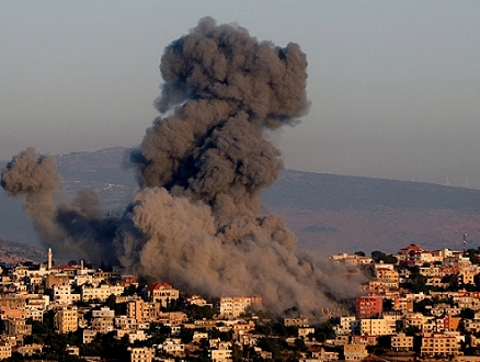 الاحتلال يقصف جنوبي لبنان وحزب الله يهاجم أهداف إسرائيلية