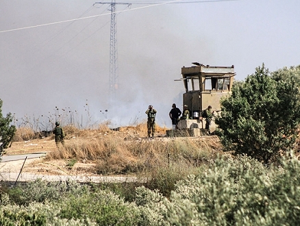 إرهاب المستوطنين بالضفة: إصابة فلسطينية بشظايا رصاص وحرق أراض وإتلاف محاصيلها