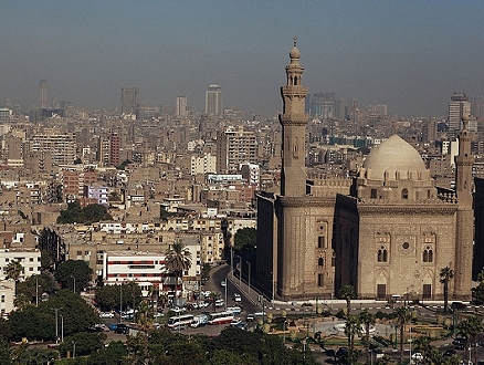 انقطاع الكهرباء يشعل الغضب في مصر مع ارتفاع درجات الحرارة