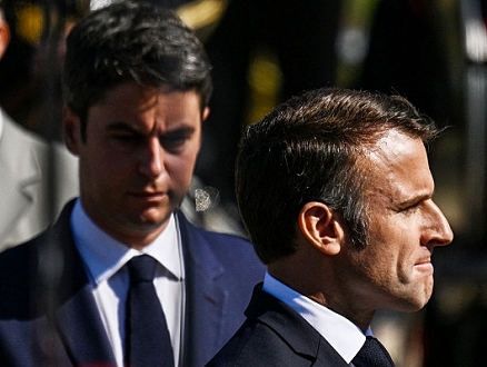 فرنسا: ماكرون يقبل استقالة الحكومة وسط استمرار الغموض السياسي