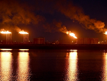 كيف تؤثر التغيّرات المناخيّة في أسعار النفط في العالم؟