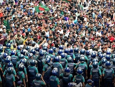 بنغلادش: الشرطة تقمع المتظاهرين بالرصاص الحي